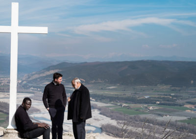 En attendant les fidèles